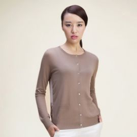 适合年轻女生入手的羊毛衫,温暖又窈窕