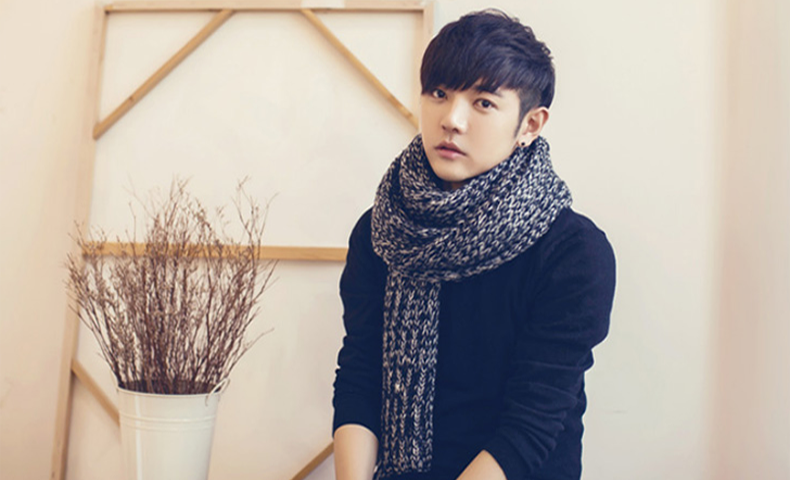 冬季街头取经 看各路潮男施展吸睛大法