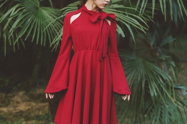 不用减膘，复古喇叭袖让你仙美又显瘦！